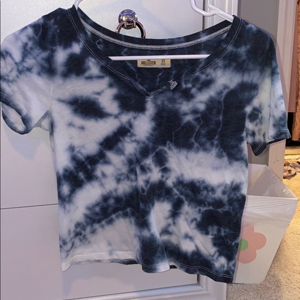 Navy and white tie dye shirt